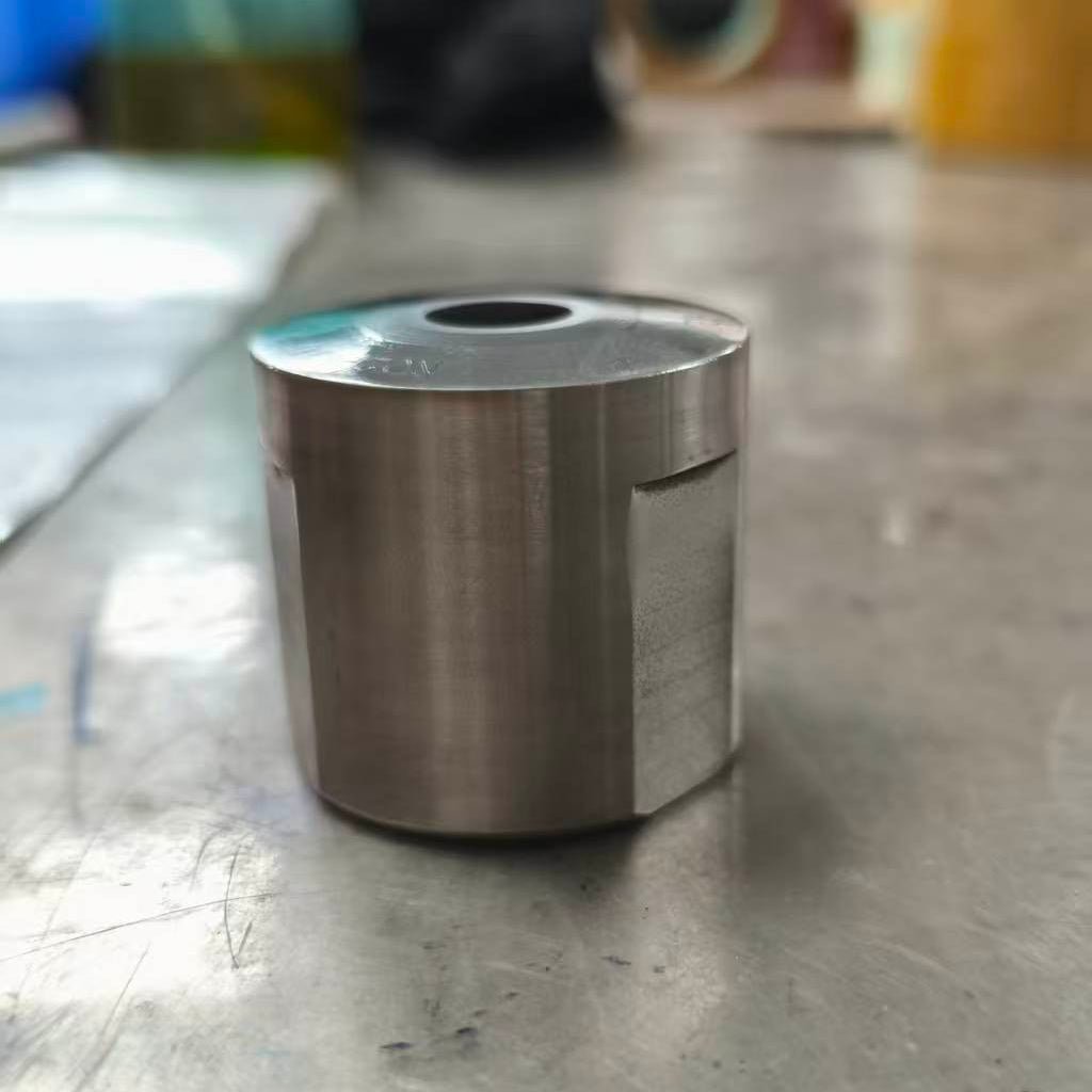 A410 Quill Cutter Bushing Mold | Cold Heading Wire Cut-Off Tooling - HengfaMold
